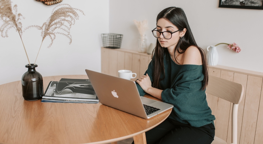 The Impact of Screen Time on Eye Health: Tips for Digital Wellness - Zenni Gives